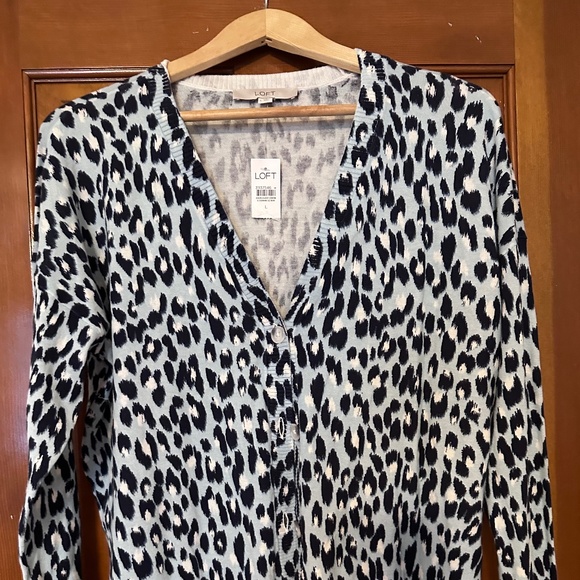 Animal Print V neck Cardigan - Picture 1 of 2